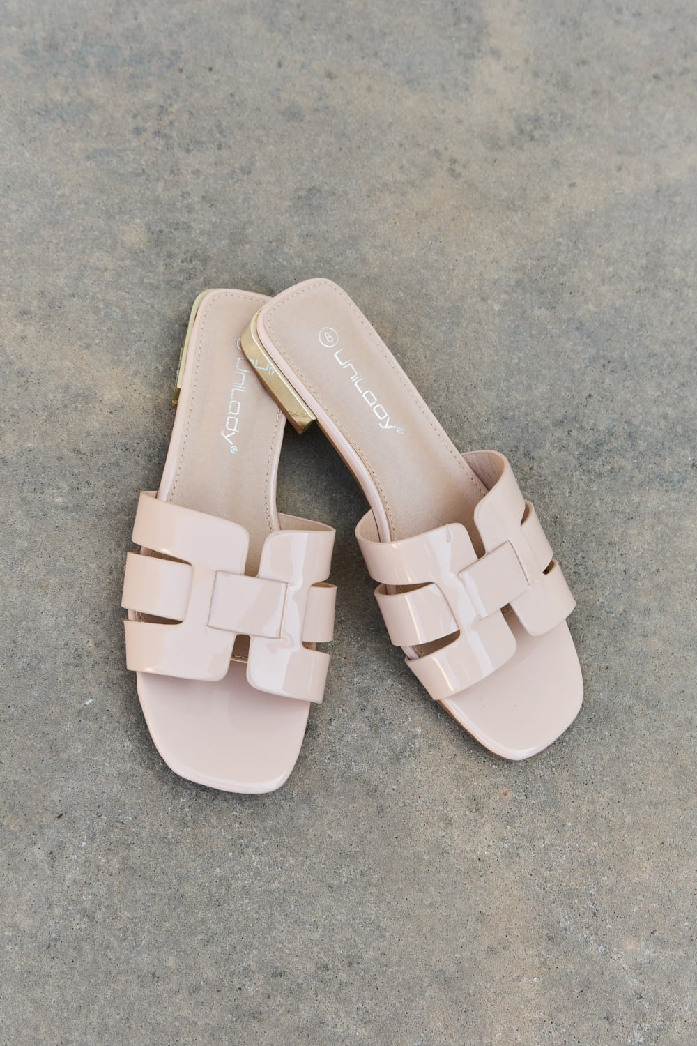 Everyday Sandals in Cream Shoes RYSE Clothing Co.   