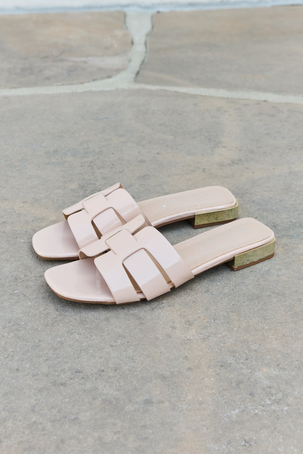 Everyday Sandals in Cream Shoes RYSE Clothing Co.   